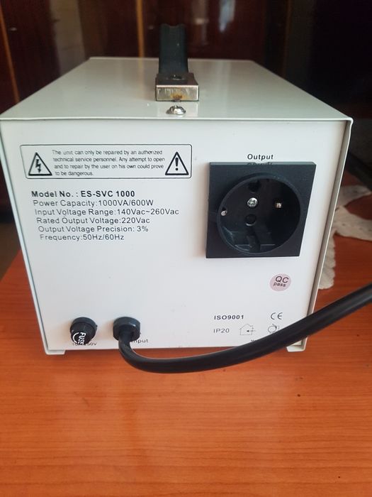Stabilizator tensiune 600w .