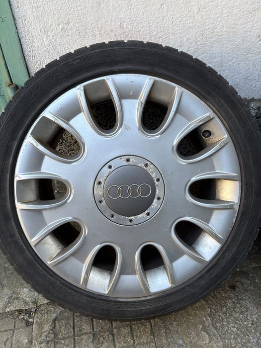 Продавам оригинални джанти с гуми Audi 17 цола