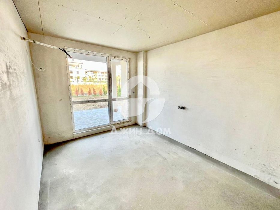 Продава се Тристаен апартамент в Бургас, Сарафово - 120 кв.м за 2059 €/кв.м - Снимка #6