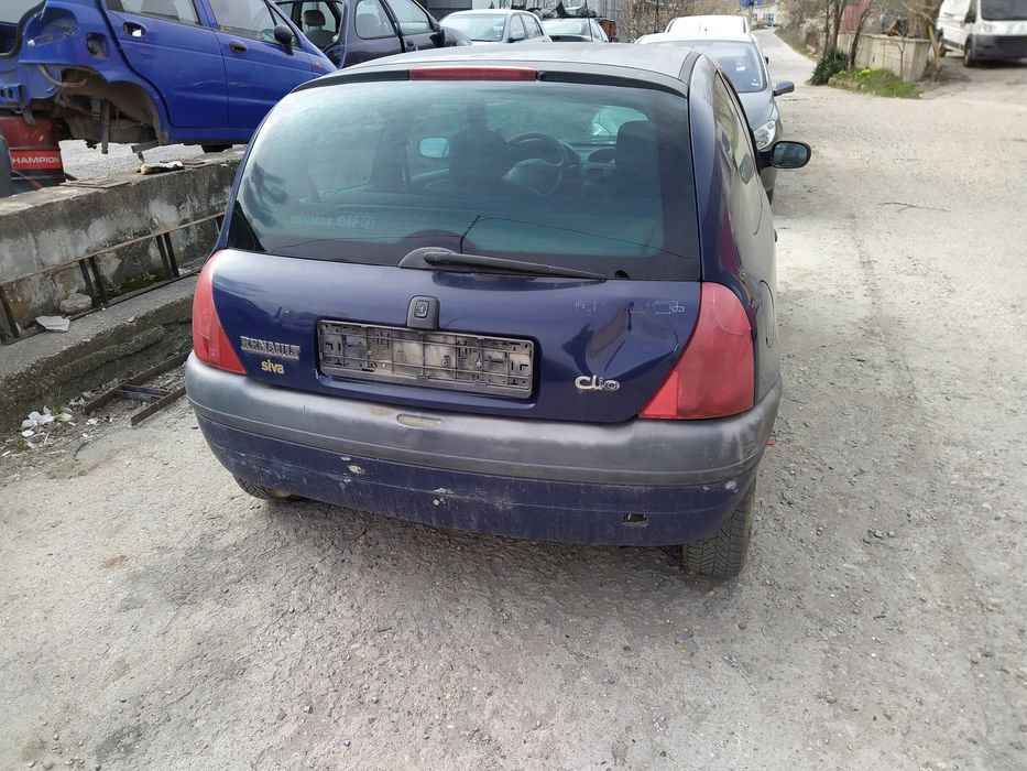 Продавам на части RENAULT CLIO 1.2 2000 г.