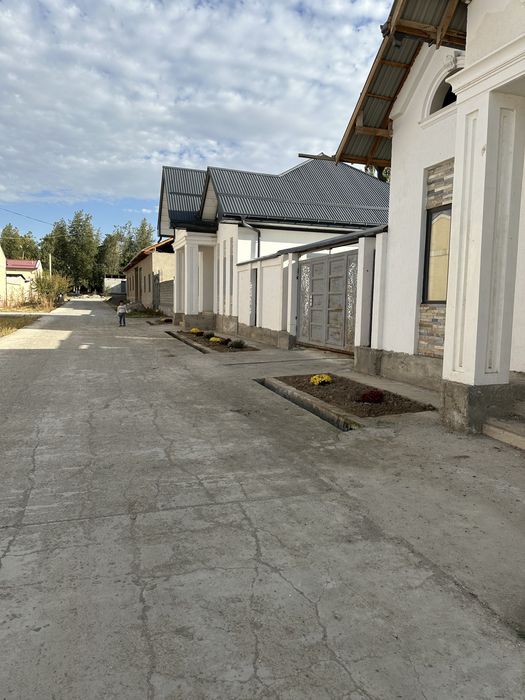 Uy sotiladi manzil shahrisabz qolgan malumotlar tel
