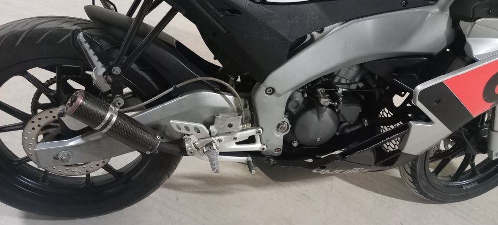 Мотоциклет Aprilia RS4