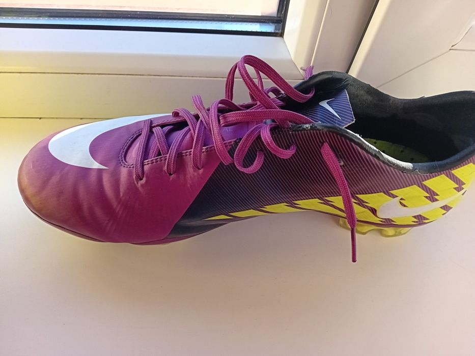 Ghete fotball Niker mercurial vapor și superfly 3
