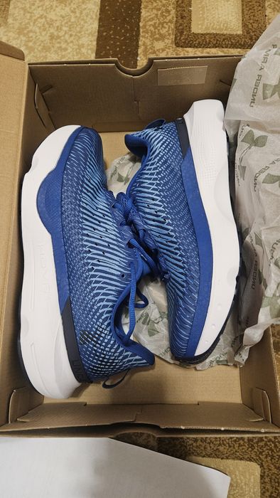 Adidasi Under Armour