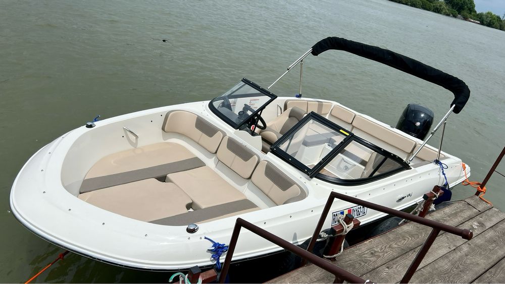 Ambarcatiune Bayliner VR4