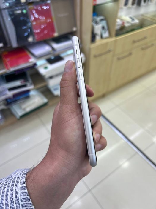 Iphone 11 128gb Ideal usta kormagan hama joyi ishlidi umuman ayb yoq