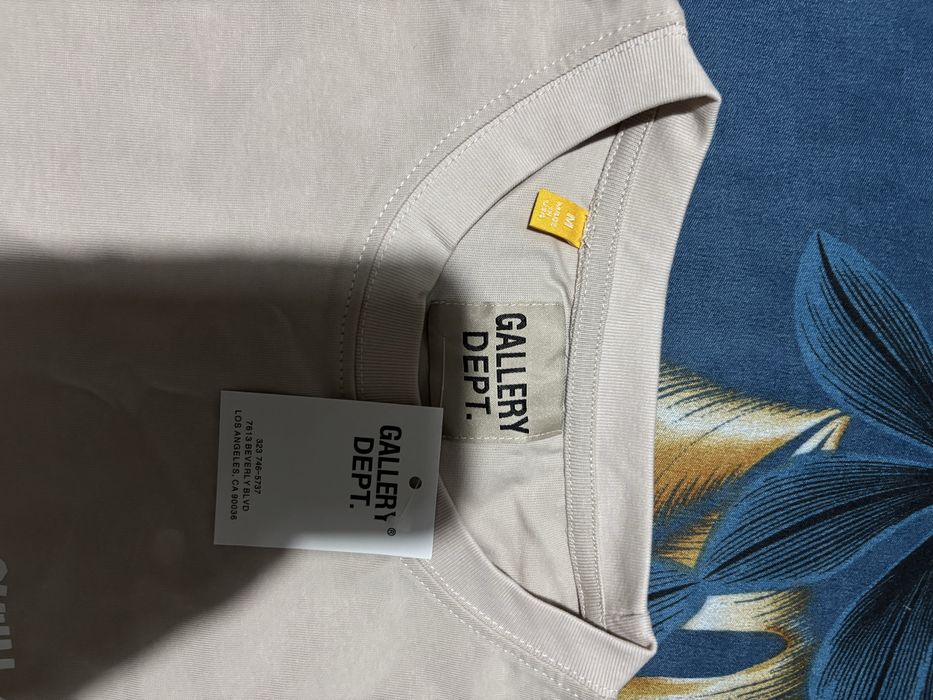 Tricou Gallery Dept M