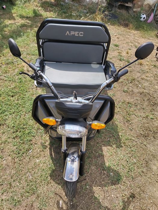 Vând motociclu electric