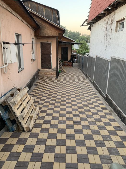Брусчатка, бордюры, тротуарная плитка