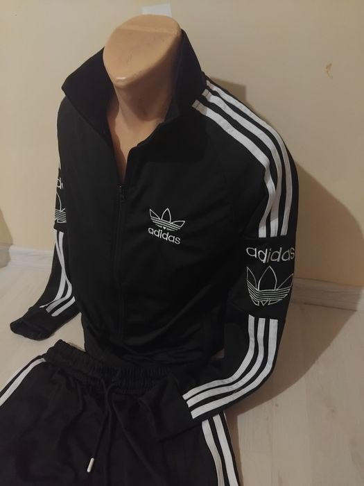 Târguri baieti Nike și Adidas.