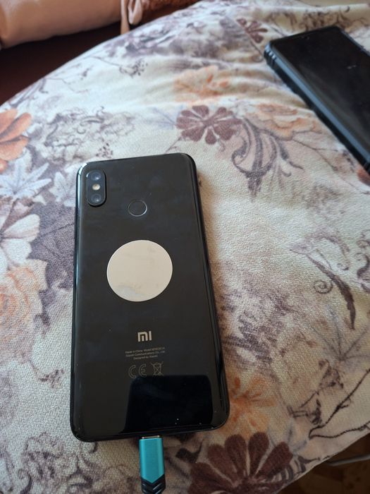 xiaomi mi8- 100лв. В перфектно състояние