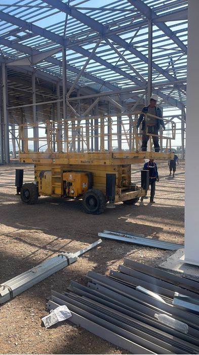 Ножничный подьемник