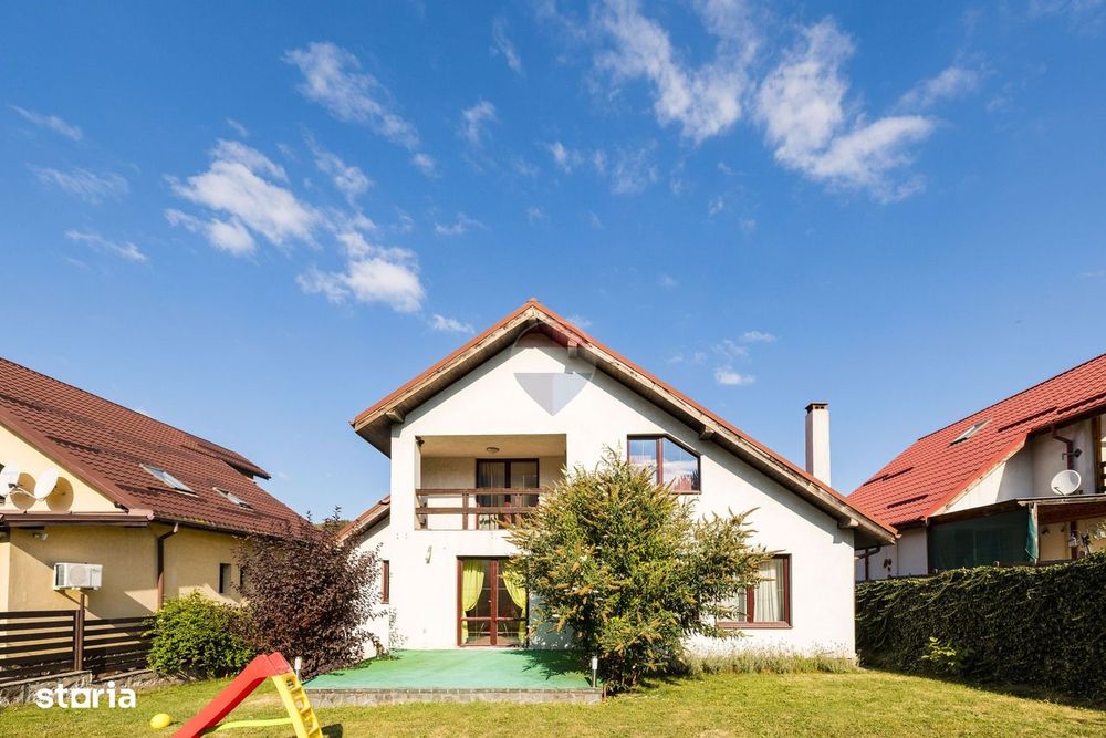 Casă de închiriat cu grădină, terasă și garaj | BUNLOC