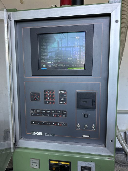 Продавам шприц машини ENGEL  ES 600/125 два броя