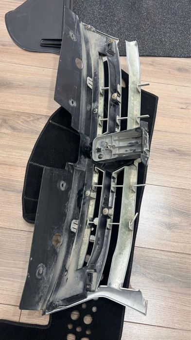 Продам логотип Renault