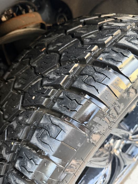 Джанти с всезезонни гуми А/Т 305/45/R22 GMC Sierra