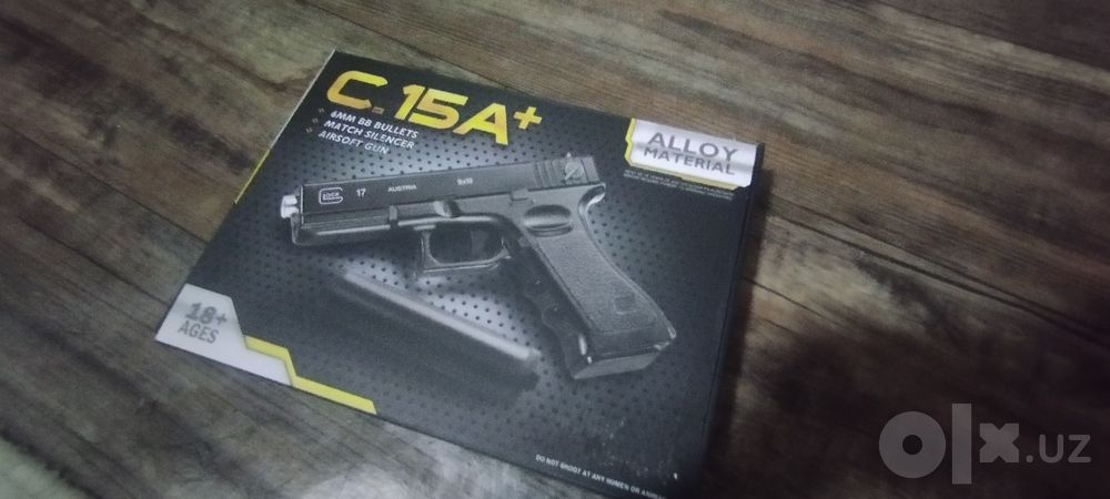 Пистолет Glock 17  300 тысяч сум