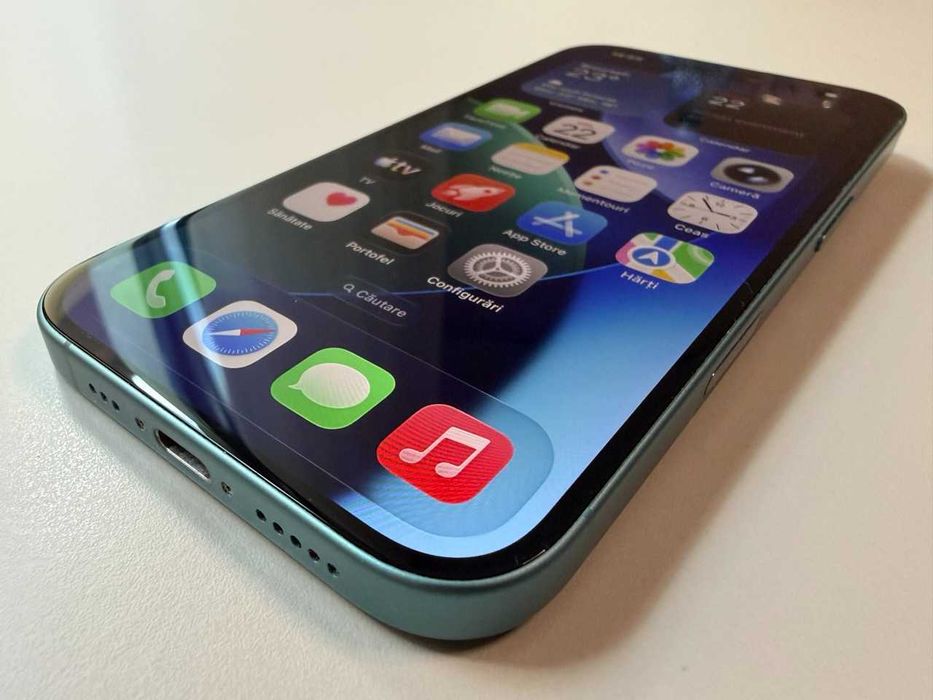  Apple / iPhone 16 128 Gb / Teal