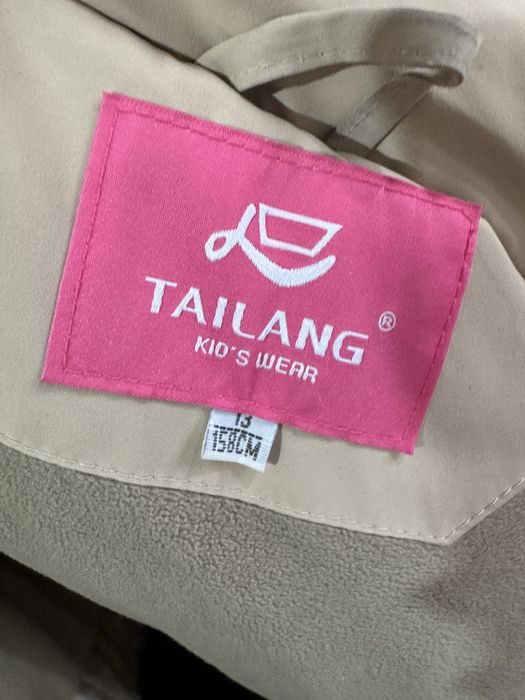 Продам две куртки на девочку подростка