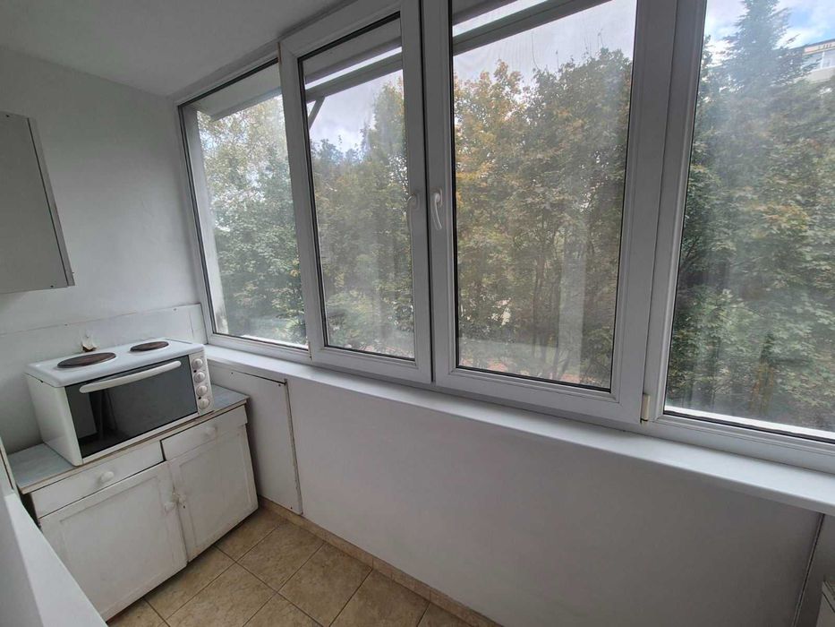 Дава се под наем Четиристаен апартамент в Варна, Цветен квартал - 80 кв.м за 160000 € - Снимка #1