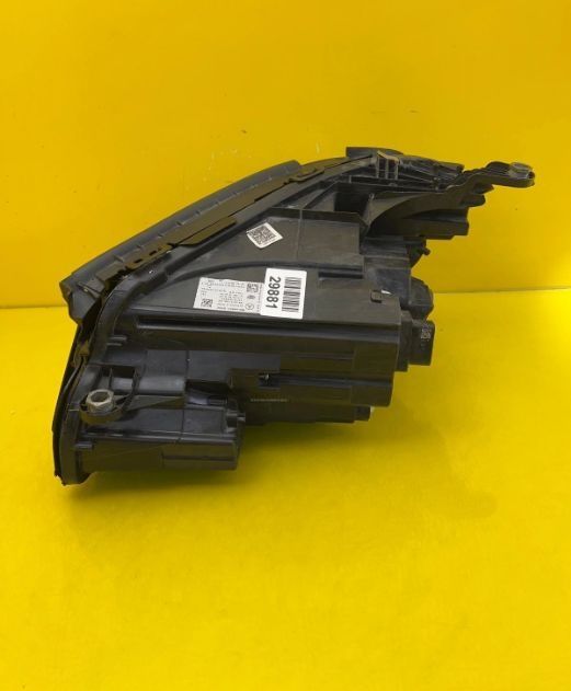 Оригинален LED фар за Mercedes W213 E-class Hella A213 906 18 04