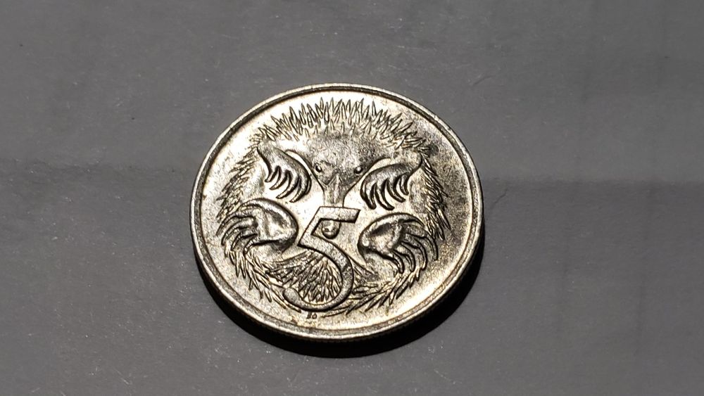 Продам монеты разные