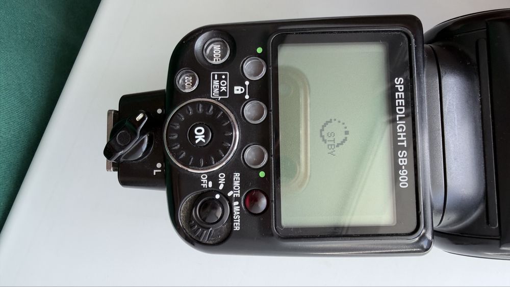 Вспышка Nikon Speedlight SB-900