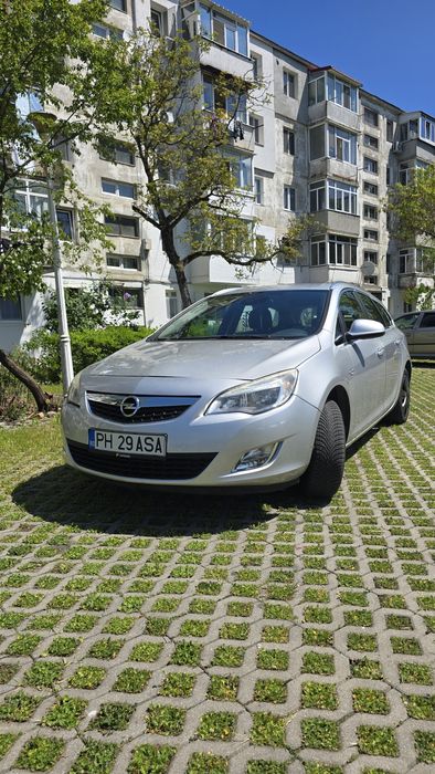 Opel Astra J 2012 1.6 benzina