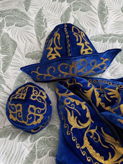 Казахский национальный чапан