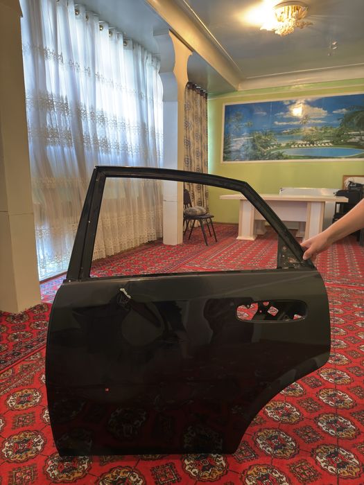 Jentra shafyor taraf orqa eshigi