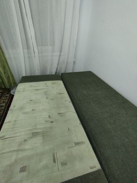 Диван салатного цвета