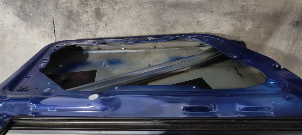 Usa stanga fata volkswagen vw passat B6 break an 2009 cod culoare LA6E