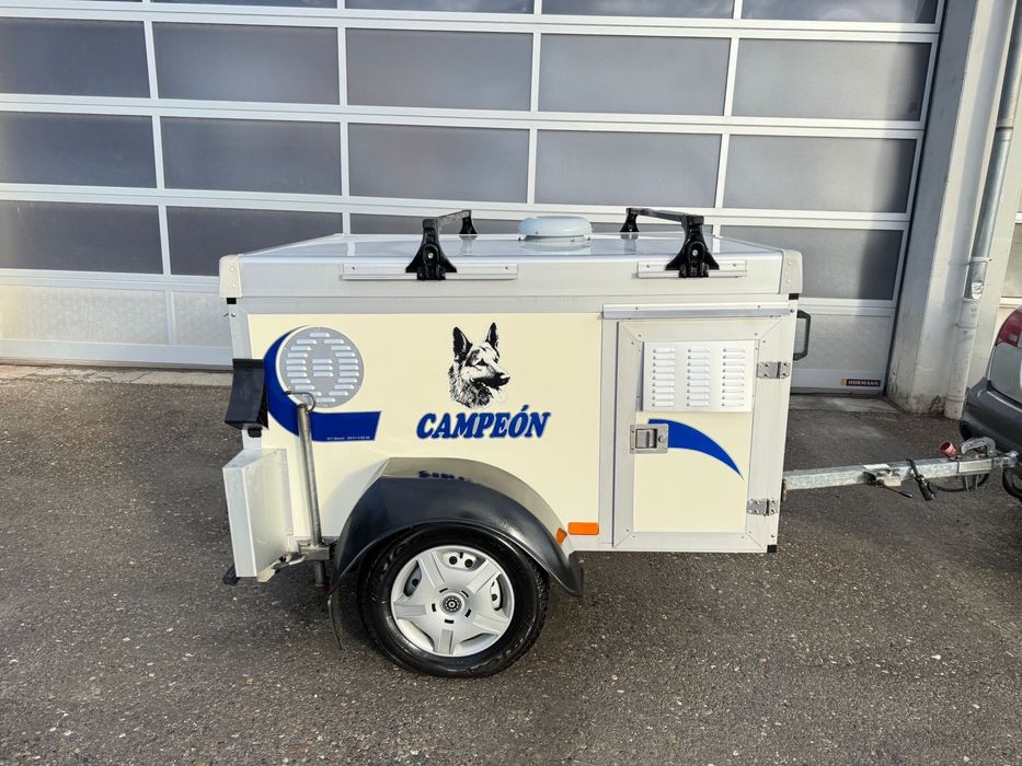 Remorca transport caini in mai multe variante