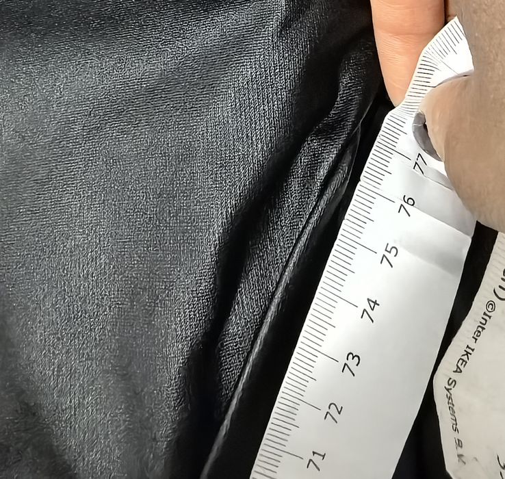 Vând pantaloni imitație de piele