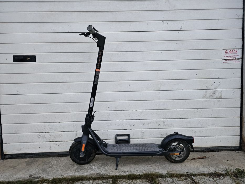 TROTINETrotineta electrica Ninebot  KICKSCOOTER F25E Powered  BY SE