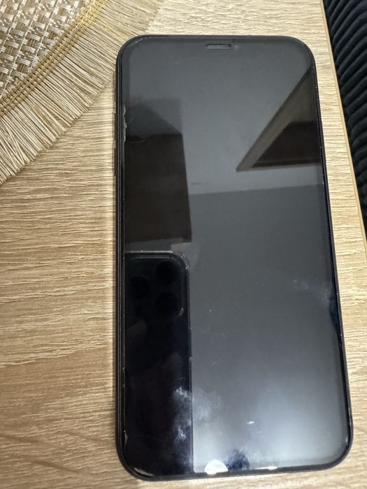 Iphone 11  în state impecabilă