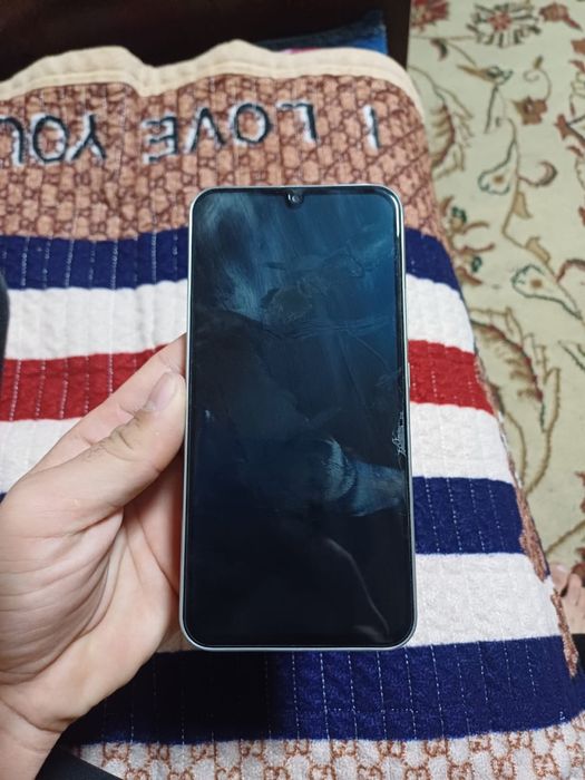 Galaxy A34 5G родной экран у экрана нету трещины и царапины