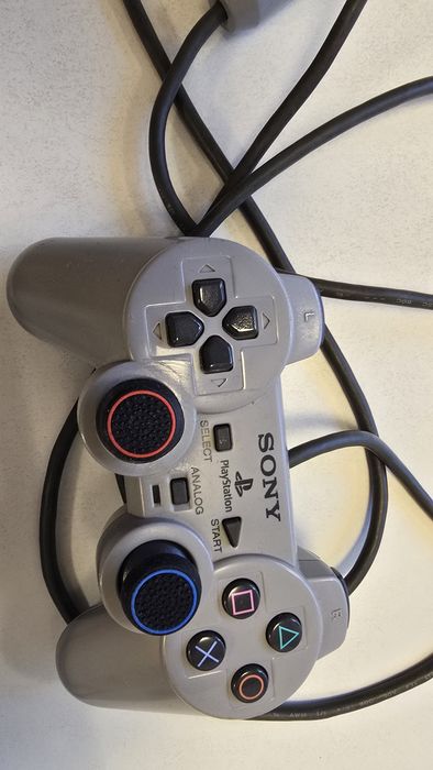 Playstation 1 modata cu chip si jocuri