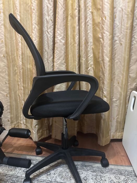 Офисное кресло удобное