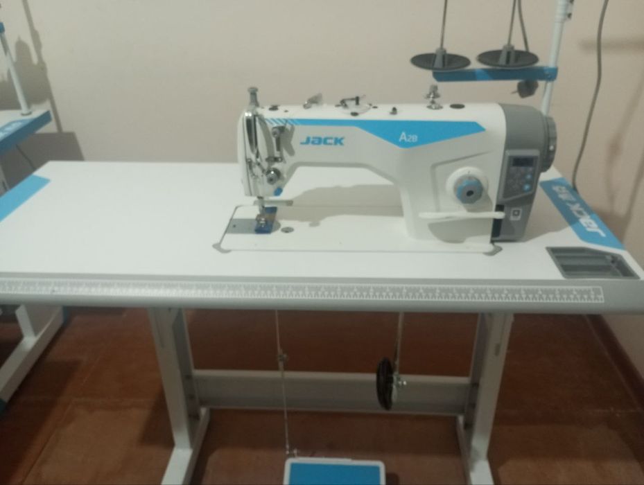 Срочно Jack тикув машинаси ва оверлог A2b сотилади