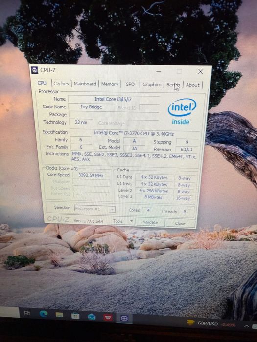 Продавам компютър подходящ за лек гейминг