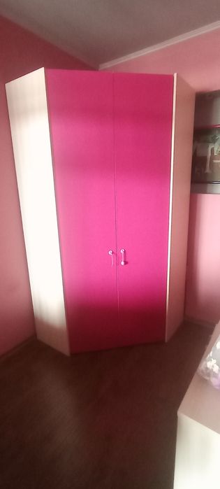 Продаётся шкаф угловой