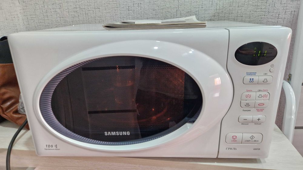 Продам микроволновую печь