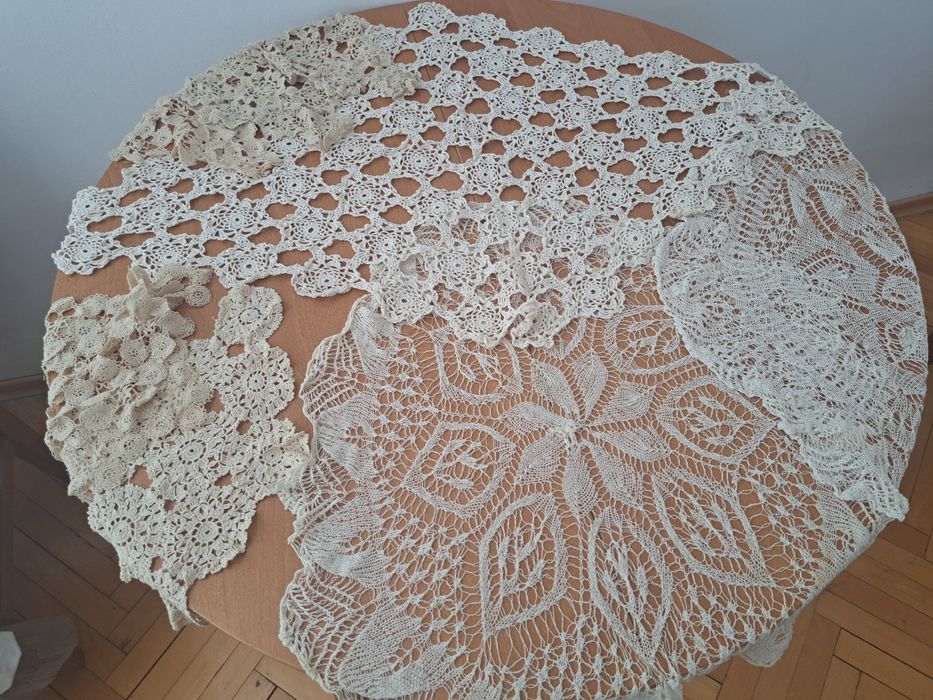 Продава губери чиста вълна 2 бр. бял212/194 -200  лв.   червен190/145