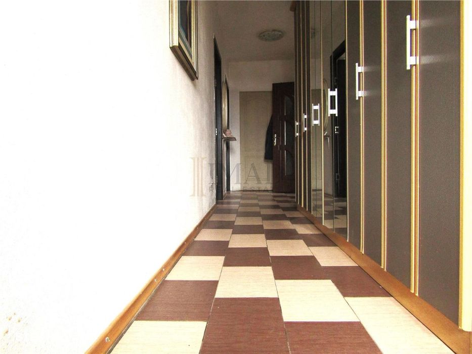 Cu mare potential! Vanzare Casa P+Pod si acoperis TIP TERASA in Ulmi.