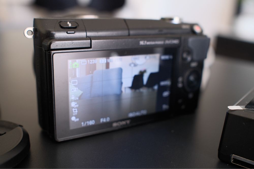 Vând Sony NEX-3N body