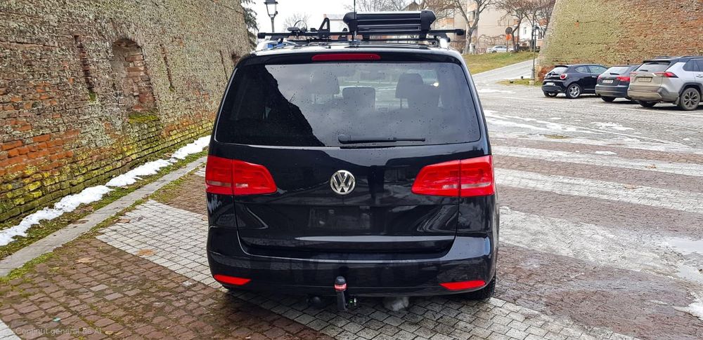 OFERTA.       VW Touran 2011 2.0 tdi 140 cp