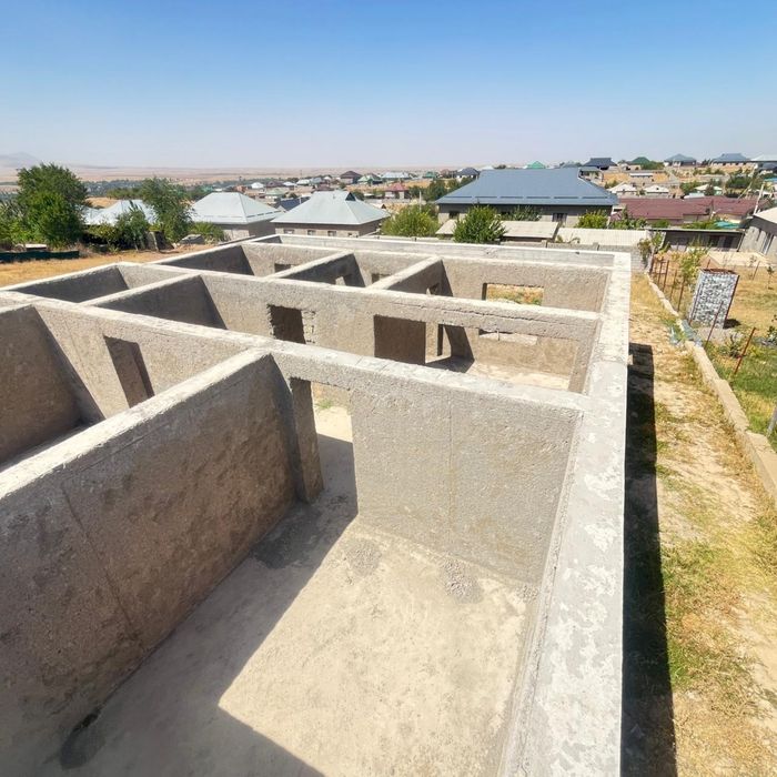 Участок с фундаментом