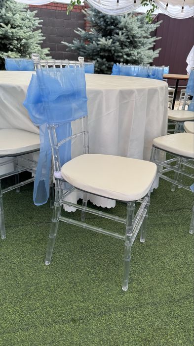 прозрачные стулья, кьявари в аренду