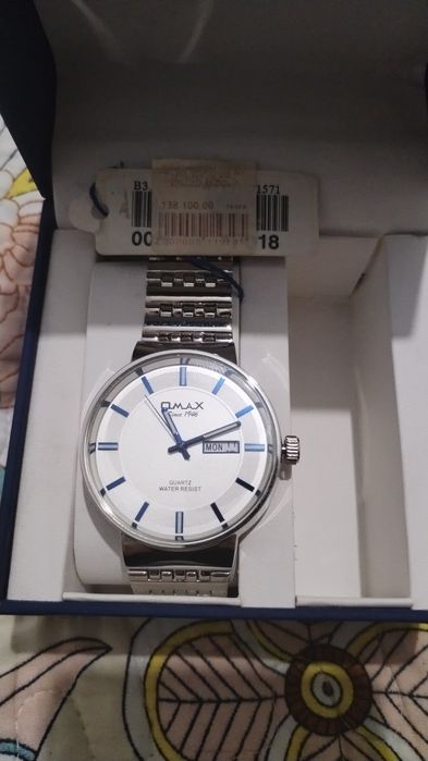 Домбыра,  қол сағат